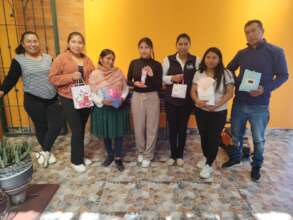 Ayllu team sharing gifts
