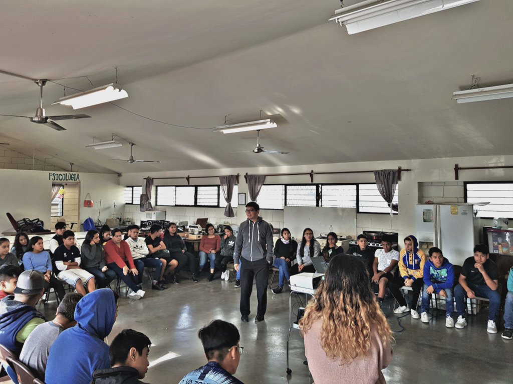 Help 228 Mexican teenagers to stay in school