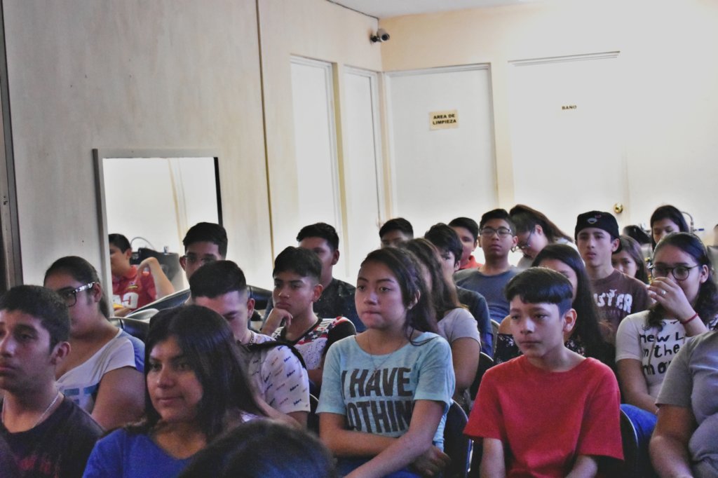 Help 228 Mexican teenagers to stay in school