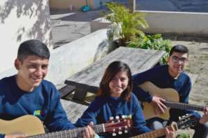 Help 228 Mexican teenagers to stay in school