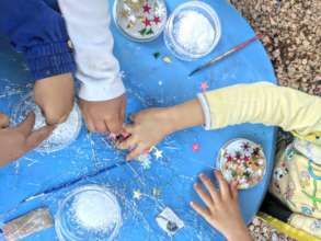 Holiday crafts in the Child Friendly Space