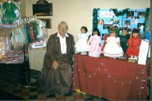 Lynda promoting the Chica Nica dresses