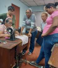 Sewing demonstration by Petronila