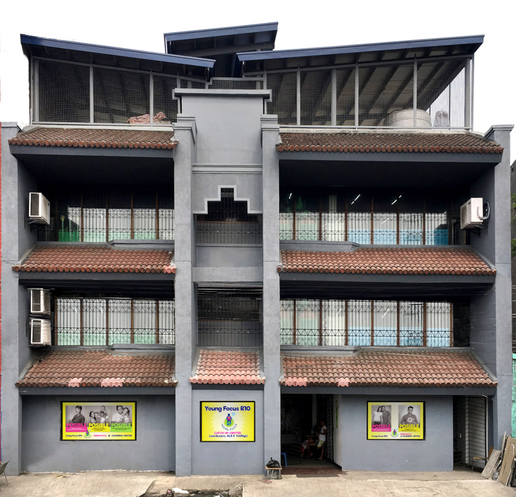 10 Computers for School Dropouts in Manila