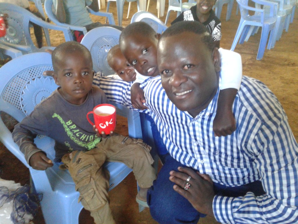 Food, shelter and school supplies for Kenyan kids GlobalGiving