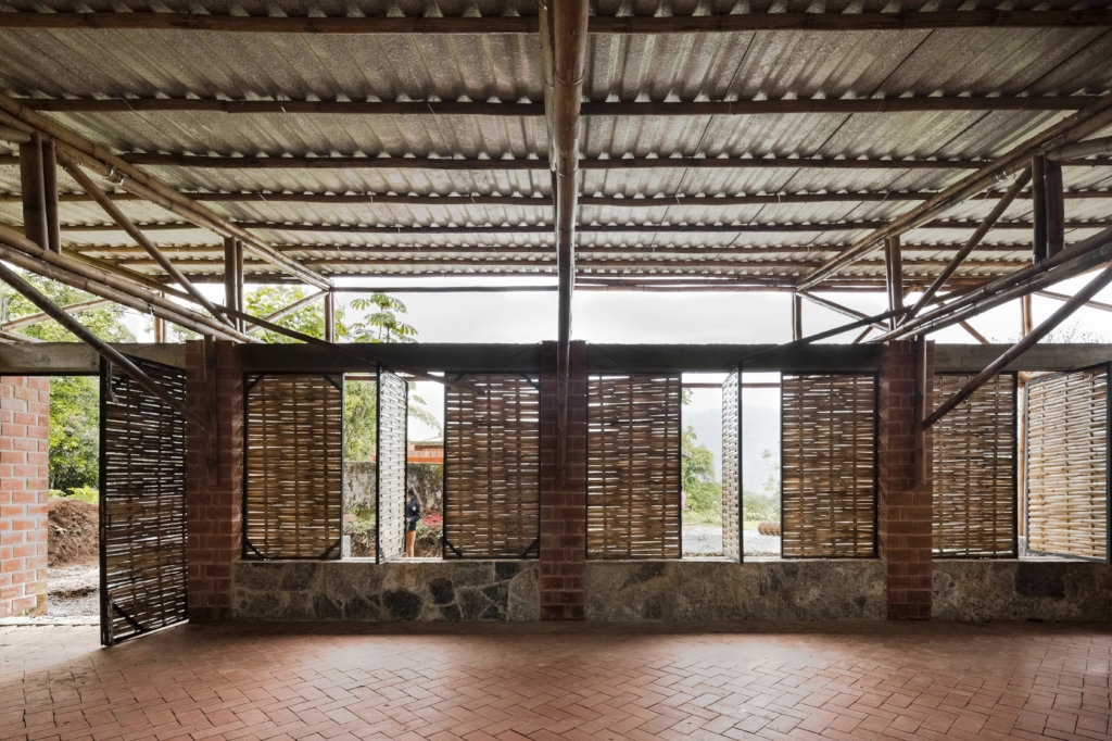 Productive Rural School: education and autonomy