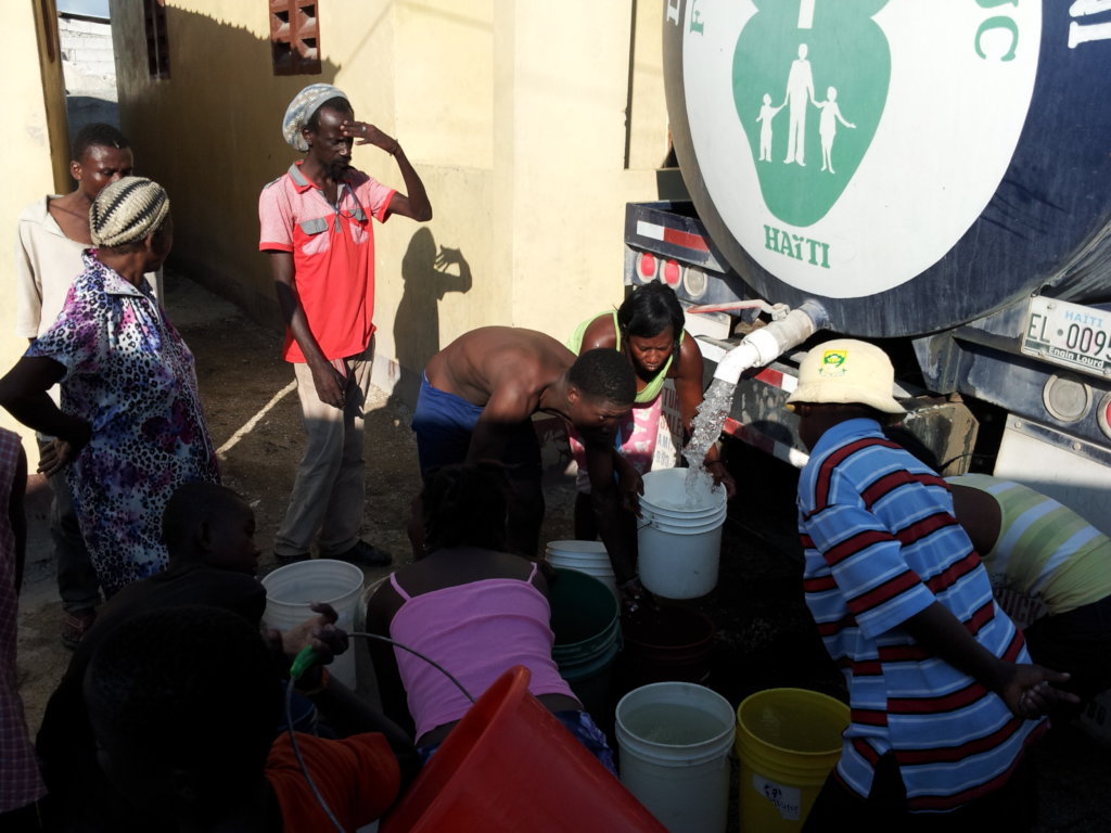 Haiti children in desperate need of food and water