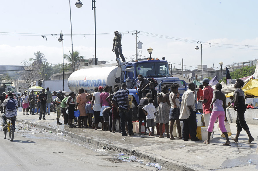 Haiti children in desperate need of food and water