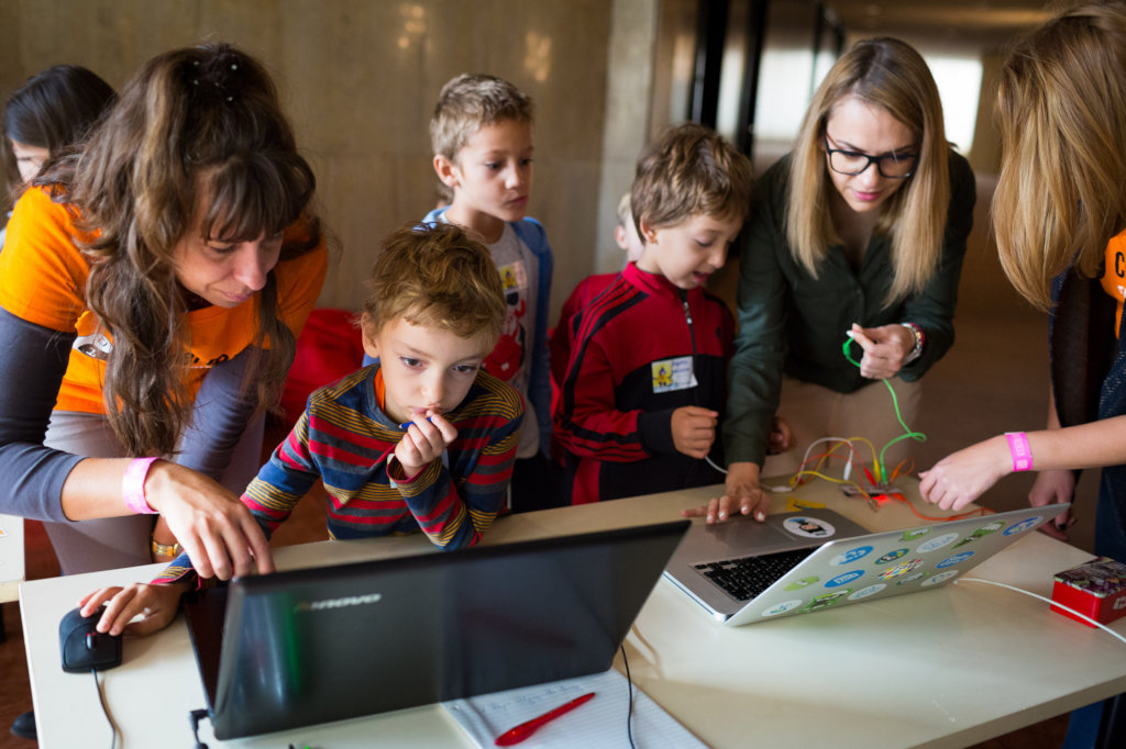 Support STEM education in 1000 Bulgarian schools