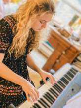 Keyboard Lessons in OR 2