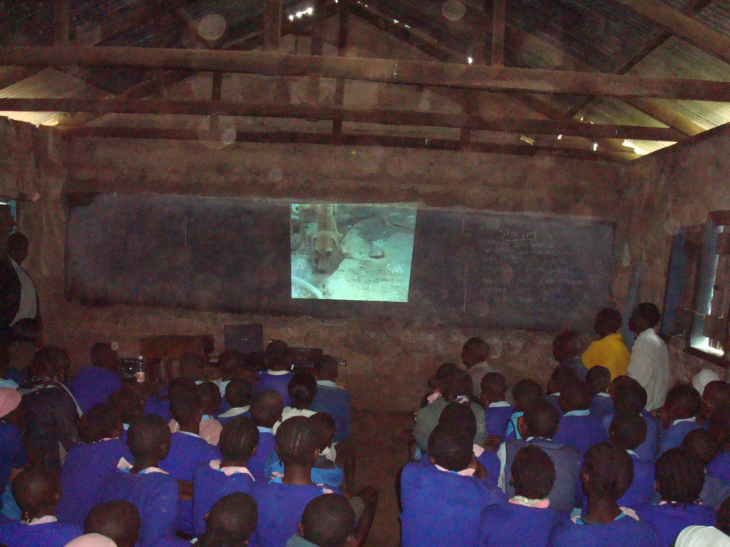 Access to reference material for 1500 slum pupils