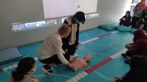 First aid course to high-school students