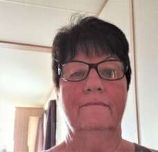Kentucky resident wearing her New Eyes glasses