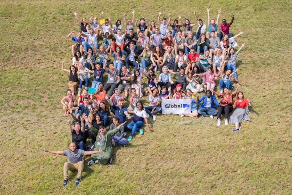 Support 1200+ Young Leaders in 180 Countries