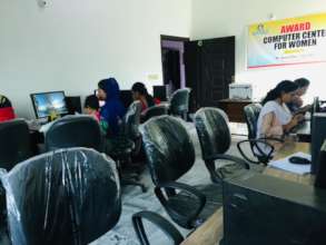Computer literacy for 400 poor Pakistani girls