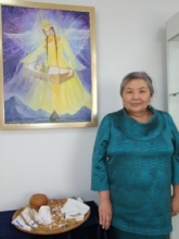 Svetlana Katynova hosting an art exhibition