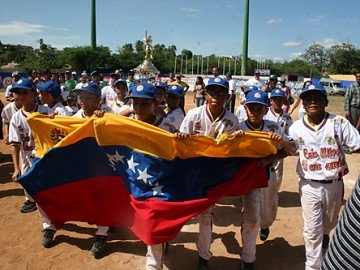 Help us bring 15 Venezuelan kids to play baseball