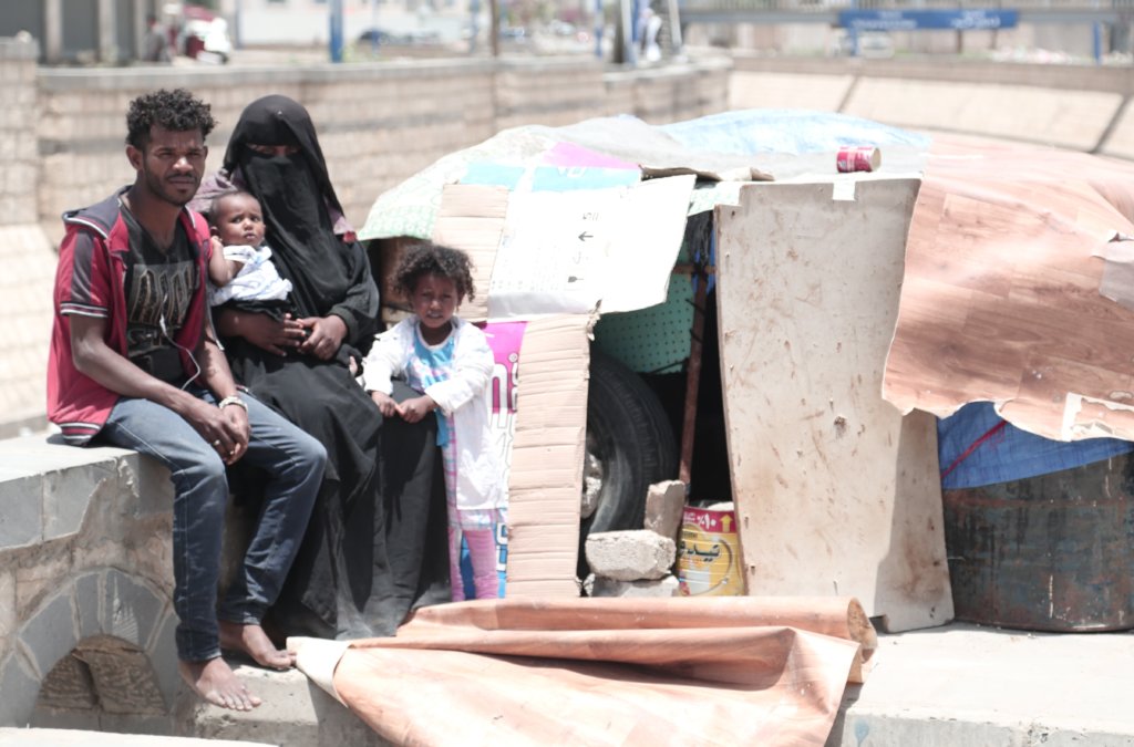 Provide clean water and humanitarian aid to Yemen