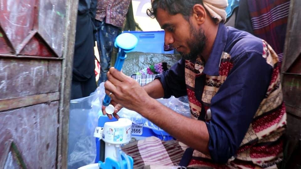 Provide clean water and humanitarian aid to Yemen