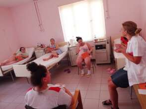 Anne teaches a prenatal class