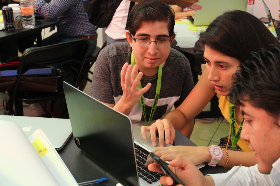 Build young women tech job opportunities in Mexico