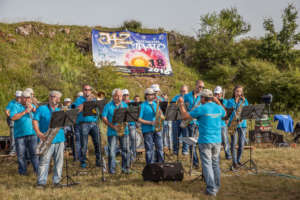 Local musicians play with the "stars"
