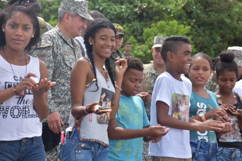 Saving Kids & Turtles in Jurado, Colombia