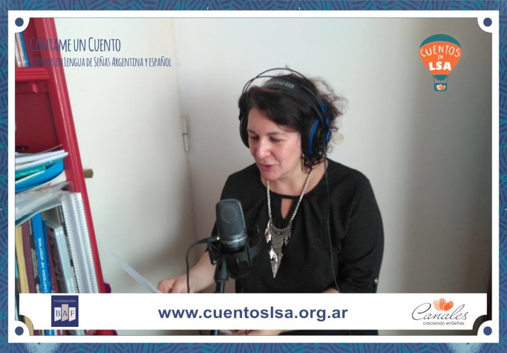 Lorena records her voice in Spanish