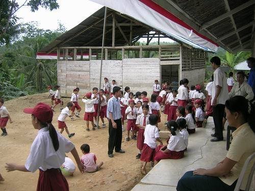 Indonesia Earthquake: Emergency School for Kids