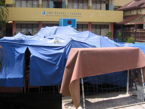 Indonesia Earthquake: Emergency School for Kids