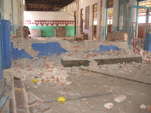 Indonesia Earthquake: Emergency School for Kids