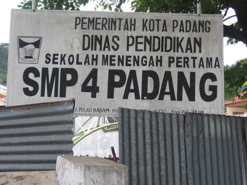 Indonesia Earthquake: Emergency School for Kids