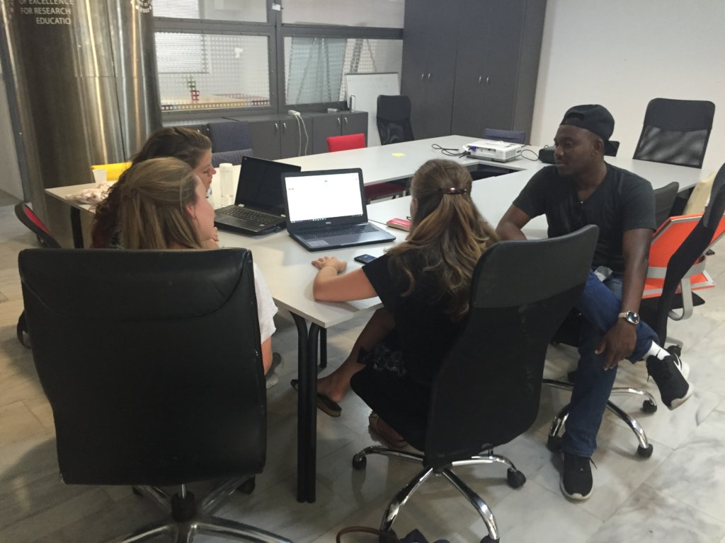 Train up 10 refugee aid projects for better impact