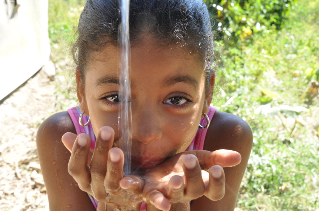 Clean Water for Dominican & Kenyan Communities