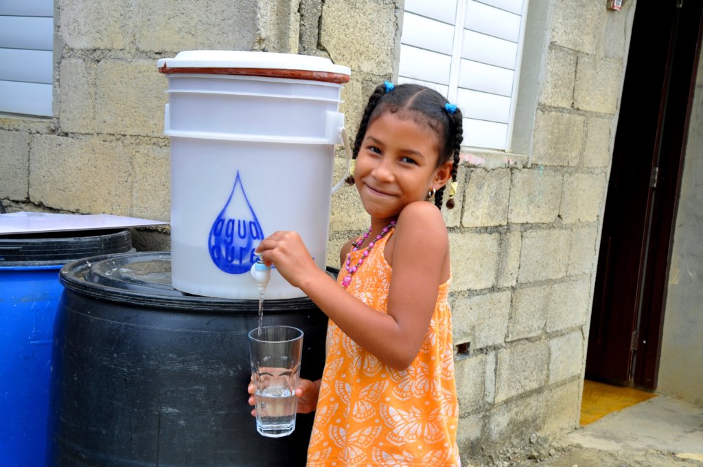 Clean Water for Dominican & Kenyan Communities