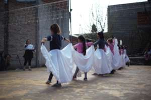 Promote art classes for 150children at social risk