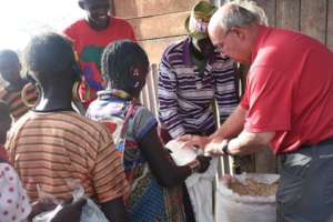 Hifadhi Africa distributing donated food