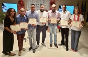Volunteers receive recognition certificates