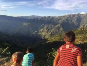 Mountains and children at Pisamal