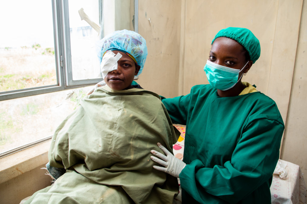 Simple eye surgery to restore sight to Ethiopians