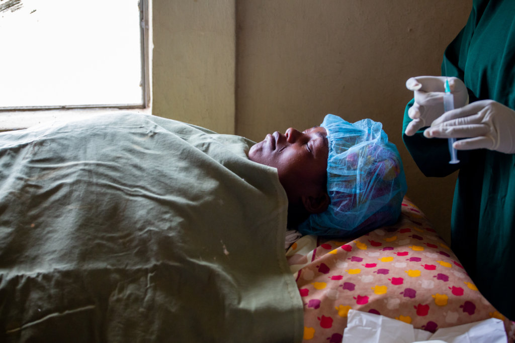 Simple eye surgery to restore sight to Ethiopians