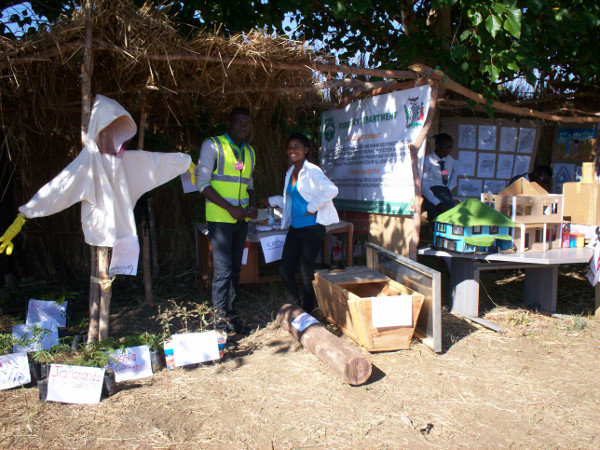 Help Zambian beekeepers get much-needed equipment