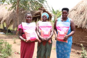 Women after receiving seedlings