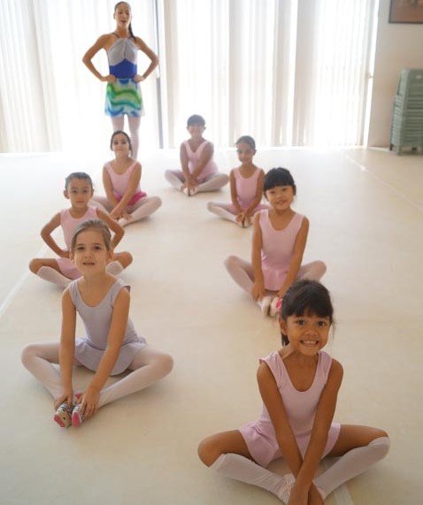 Enable brazilian dreaming kids learn ballet!