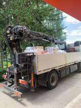 30 food parcels arriving at a primary school