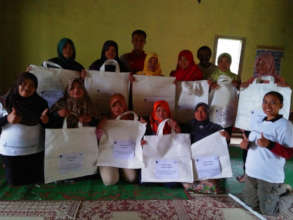 Here are bags to sort 10 types of anorganic waste