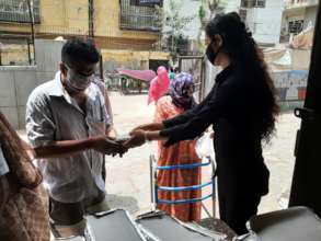 Cooked food for jobless workers