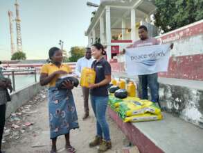 PWJ staff distributing food in Inhambane Province