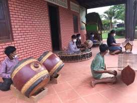 Cambodia music children practicing inside SCC SRP