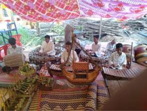 Kamsoth perform khmer music instrument at Kathien